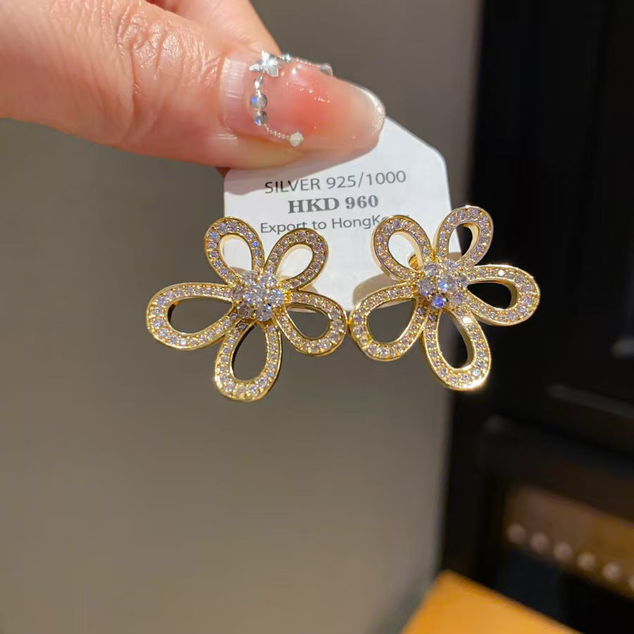 Gold Hollow Flower Zircon Pearl Jewelry Set, Stud Earrings + Pearl Choker Necklace Women Luxury Wedding Daily Suit
